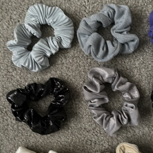 Scrunchie bundle!! - Picture 5 of 5